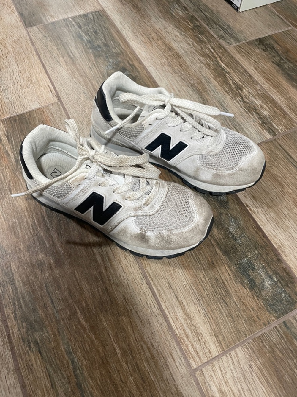 New Balance Kids White and Black 'N' Logo Athletic Sneakers